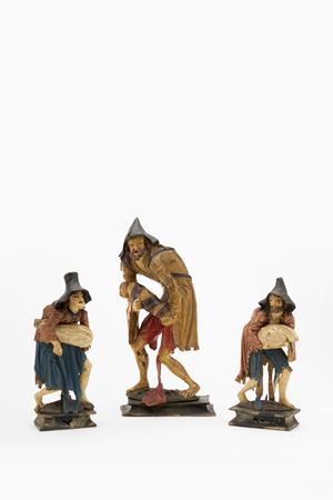 Tre pitocchi in legno intagliato e laccato. Venezia, secolo XVIII