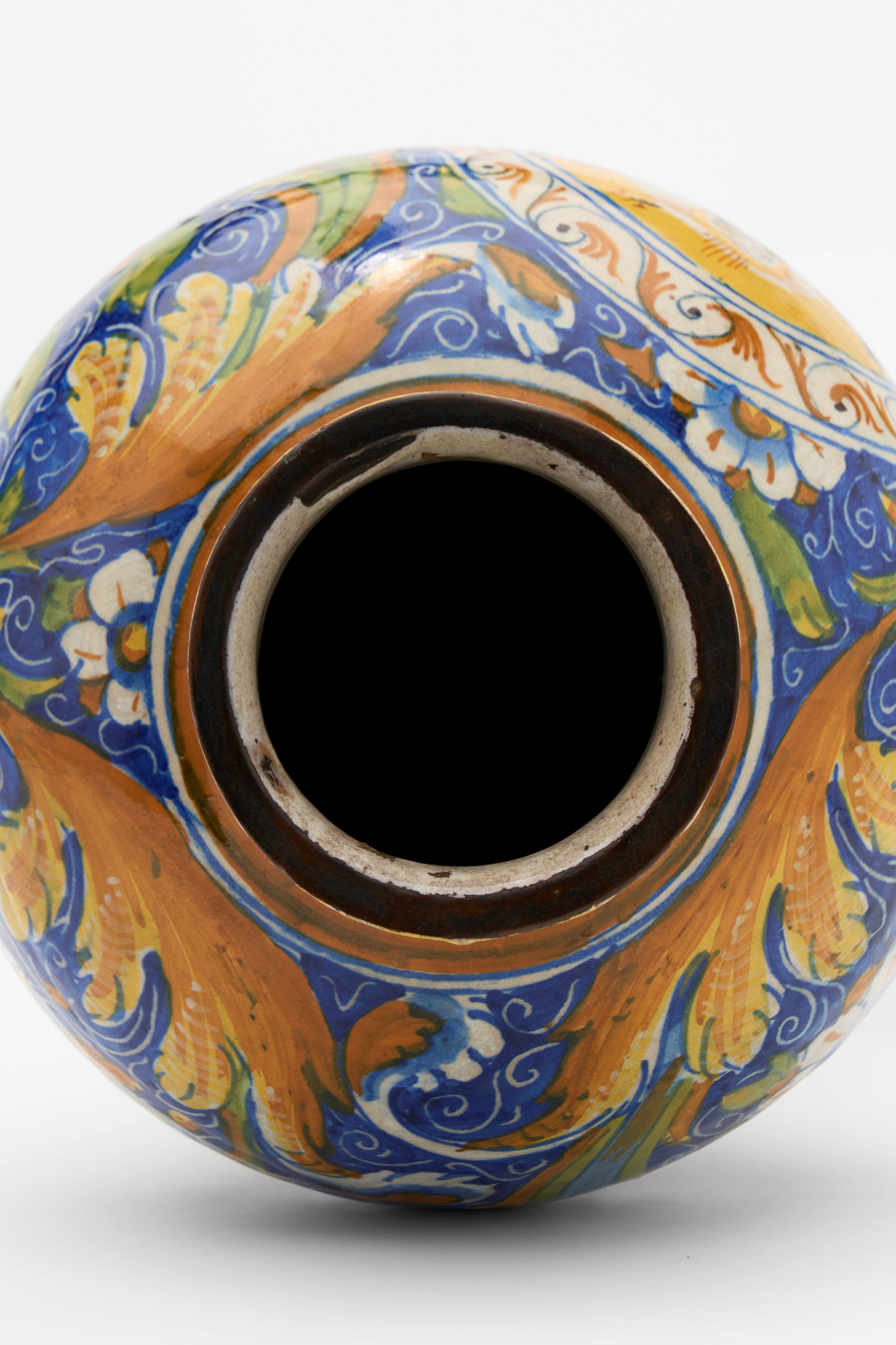 Vaso a Boccia in Maiolica Policroma. Probabile Bottega di Mastro Domenico, Venezia, Secolo XVI