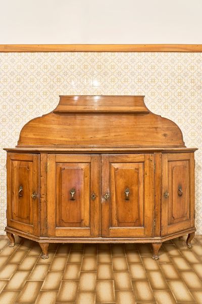 Credenza in Noce. Veneto, Secolo XVIII