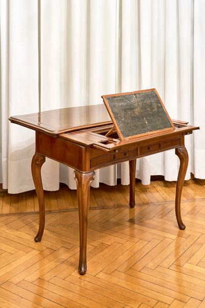 Scrittoio da Centro con Piano Scorrevole. Veneto, Secolo XVIII