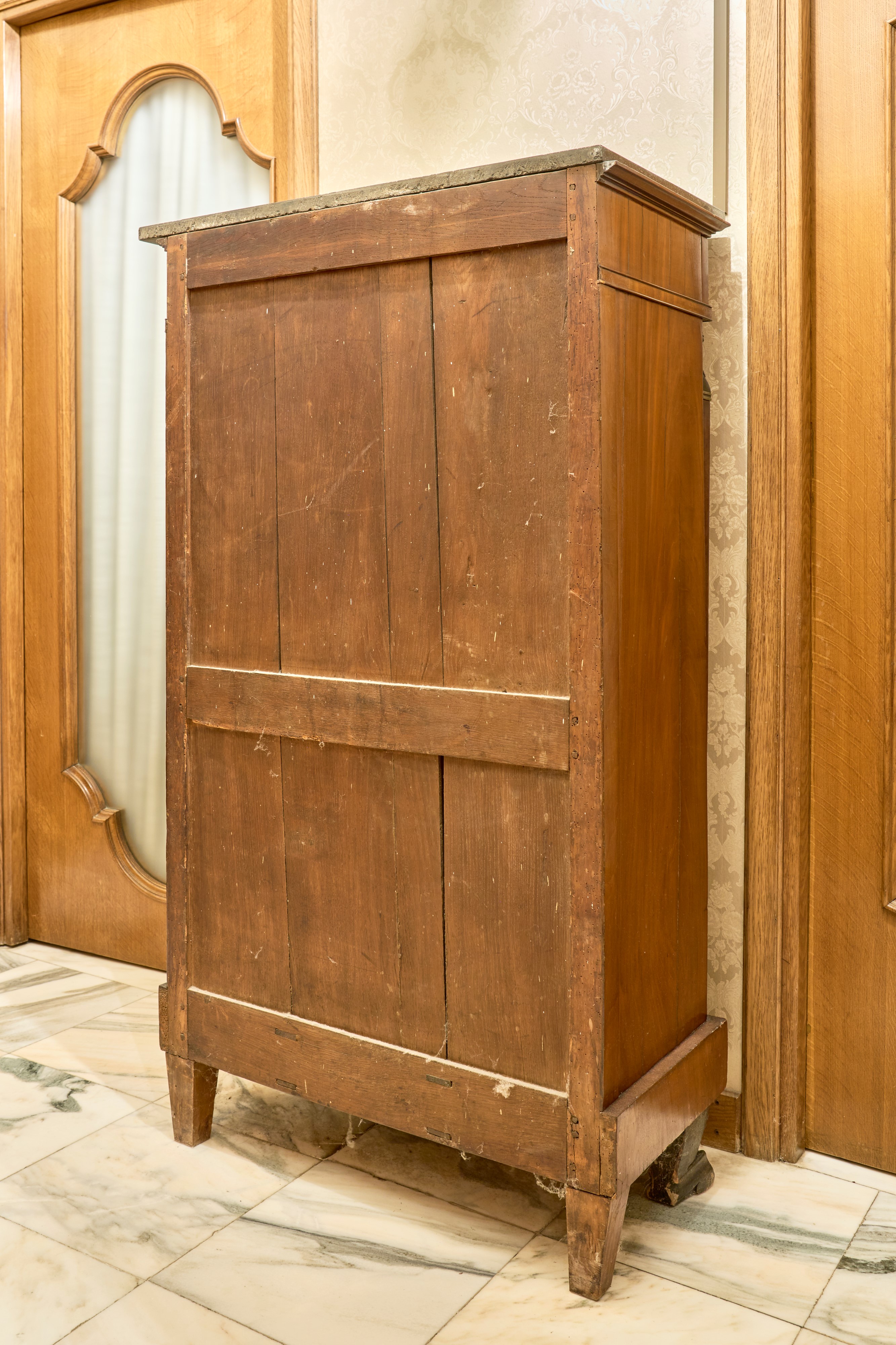 Secretaire Lastronato in Piuma di Mogano con Piano in Marmo. Secolo XIX