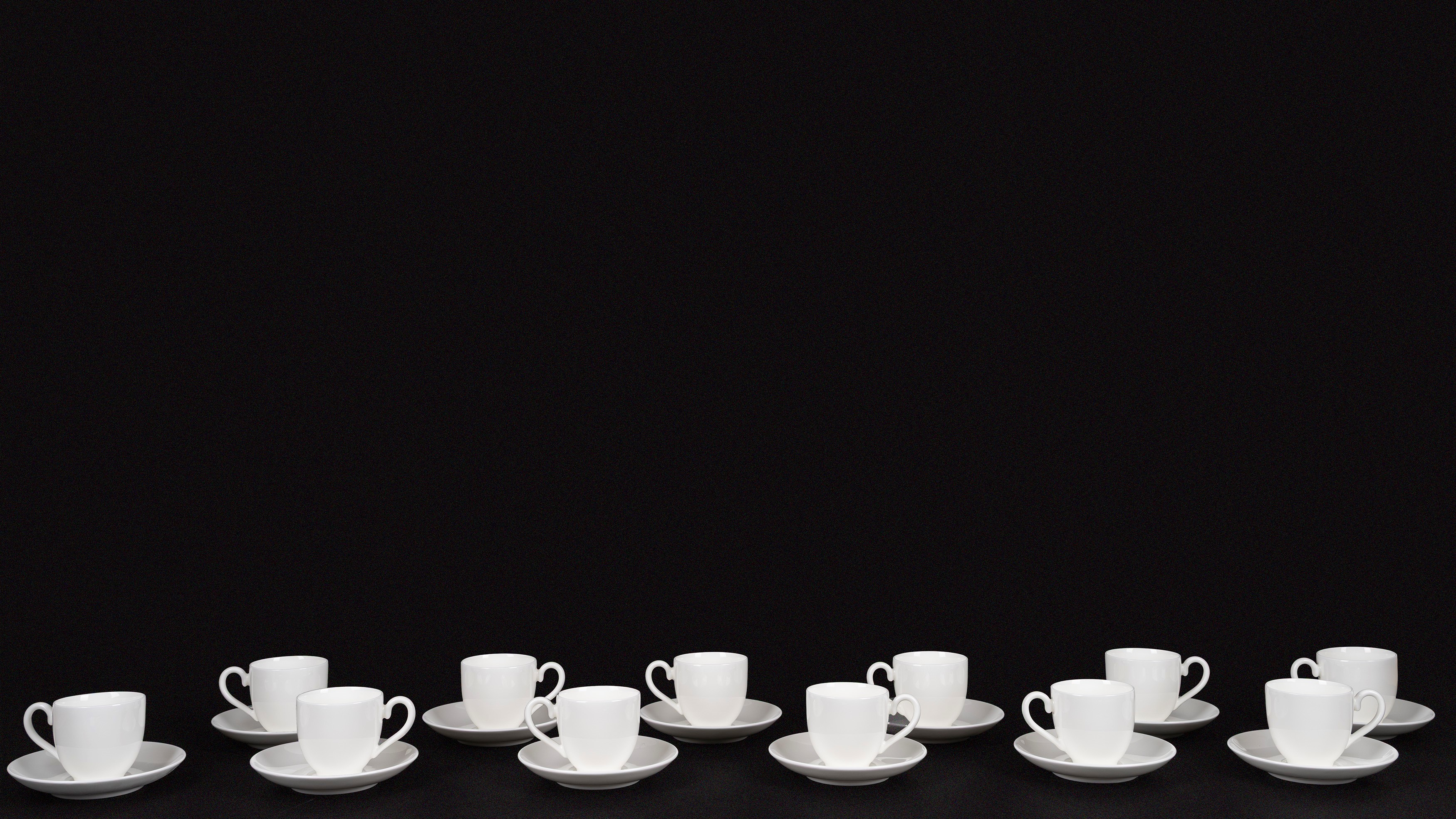 Villeroy & Boch, Servizio da caffè in porcellana bianca con 12 tazzine e piattini