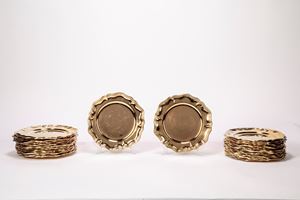 Importante servizio di tretacinque piatti