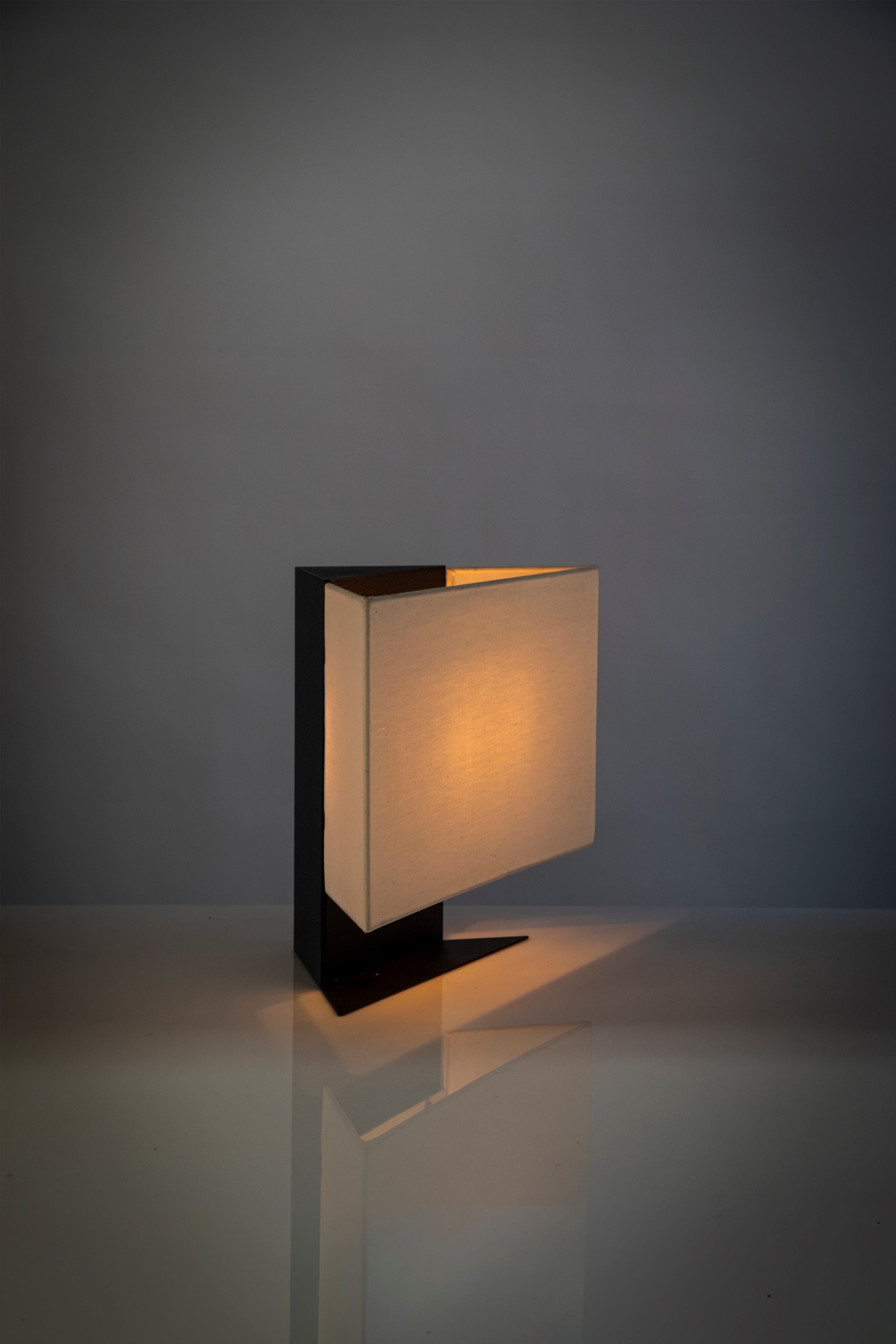 Cini Boeri - Lampada da tavolo modello “Accademia”, 1973
