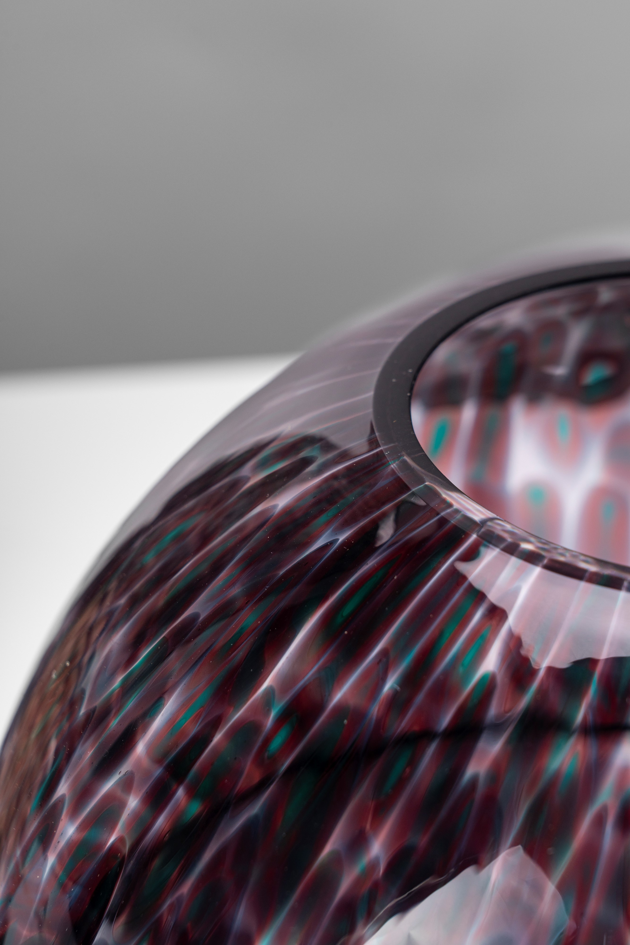 Gae Aulenti - Lampada da terra e vaso della serie “Glicine”