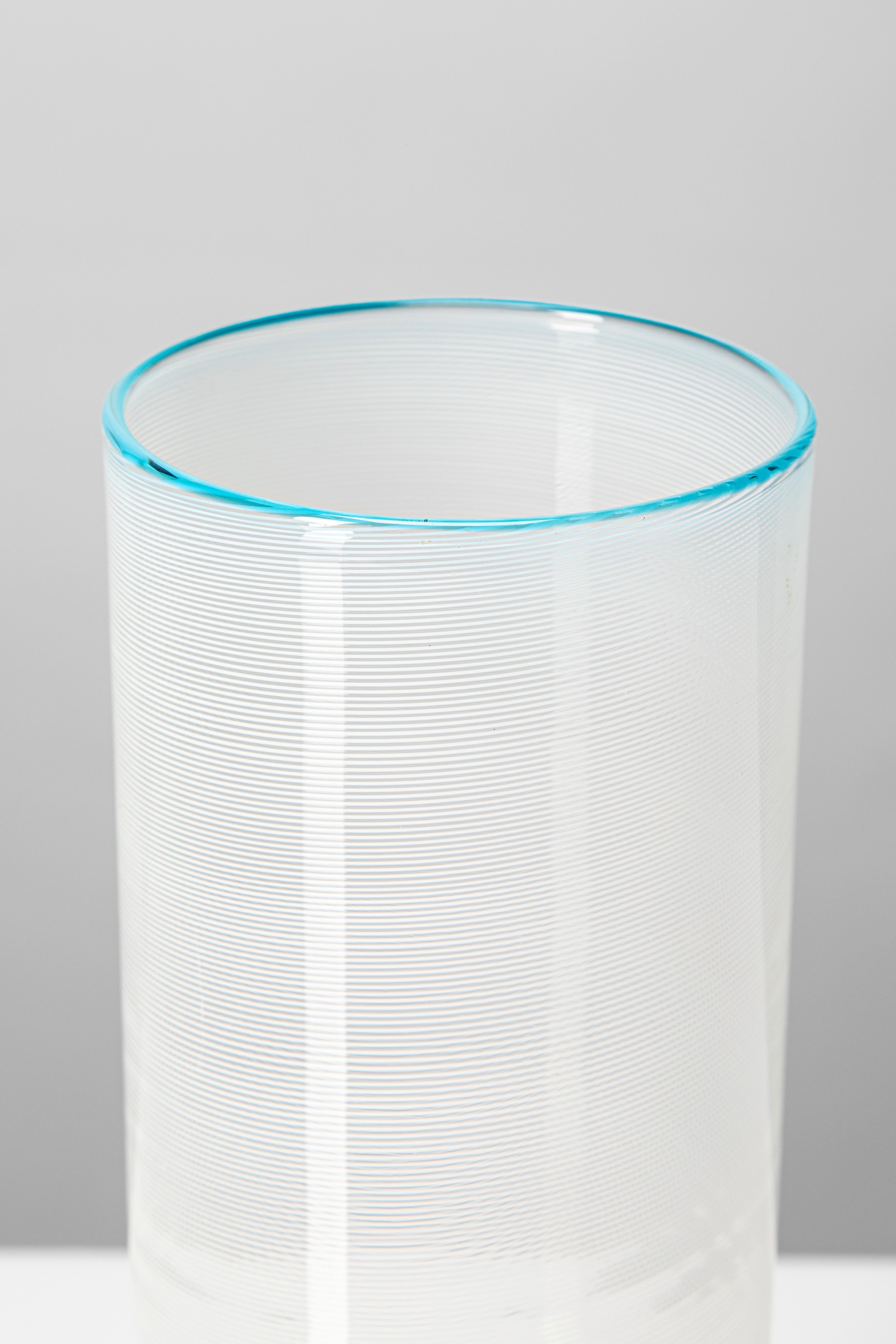 Barovier & Toso - Barovier e Toso, Vaso cilindrico a mezza filigrana in vetro soffiato
