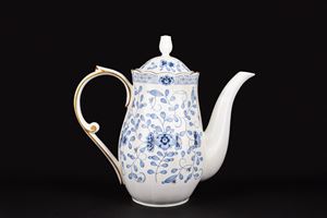 Grande teiera in porcellana bianca e blu, Narumi per Fornari & Fornari Roma