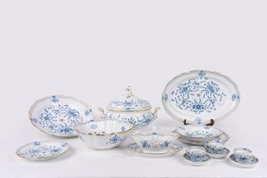 Importante servizio in porcellana da dodici "Blue Indianische Blumen", Meissen
