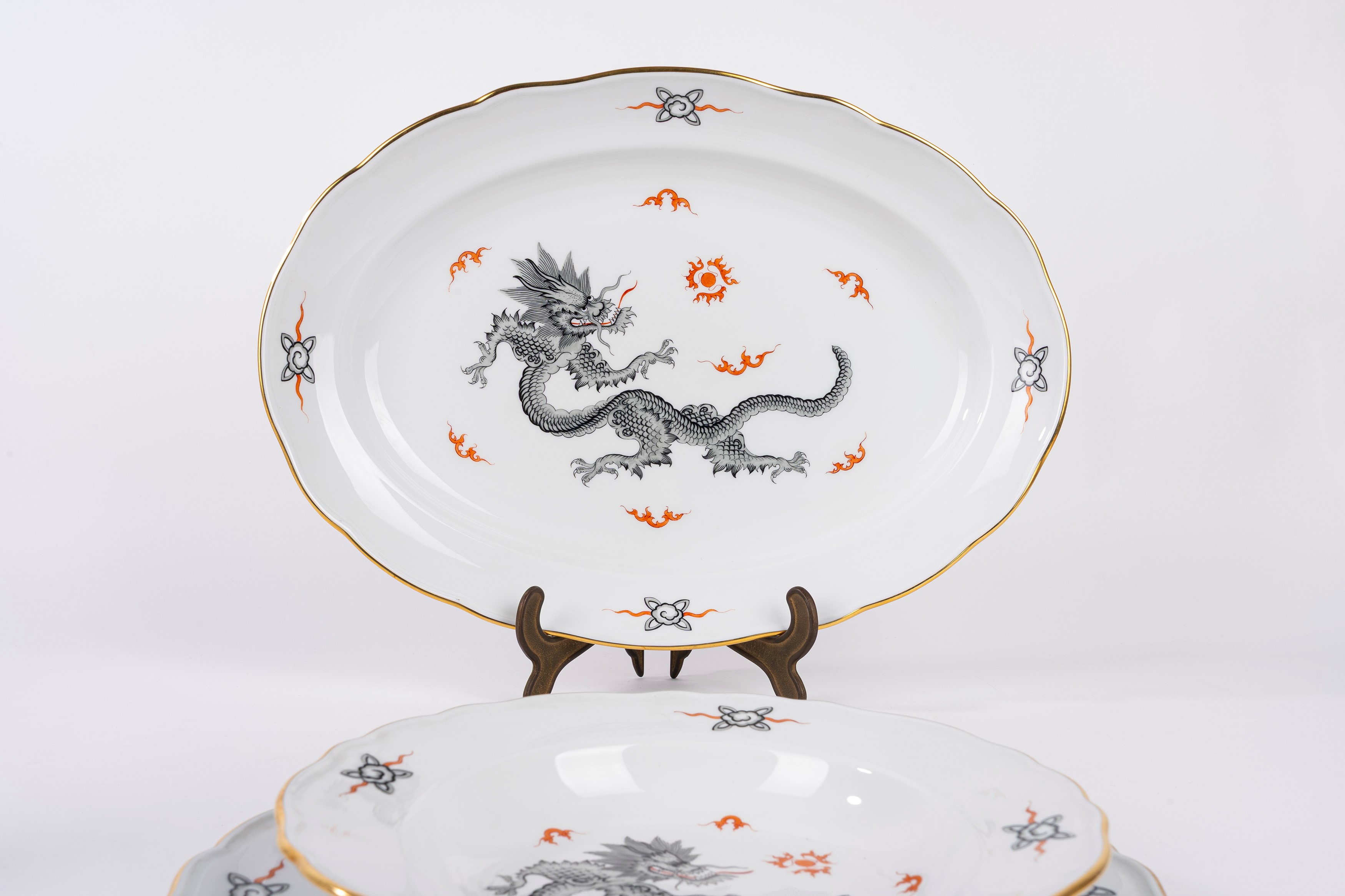 Importante Servizio da Dodici in Porcellana "ming Black Dragon", Meissen