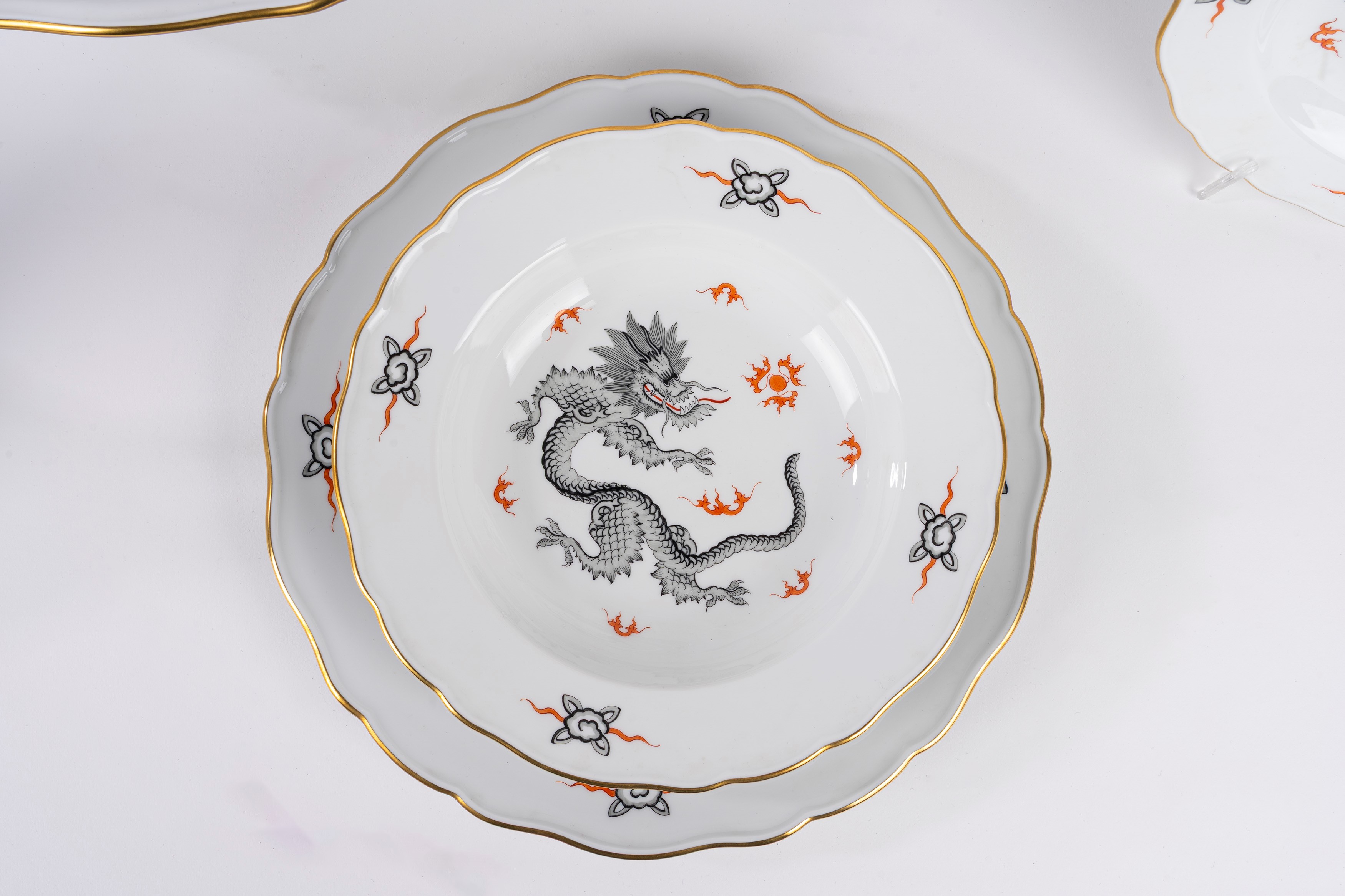 Importante Servizio da Dodici in Porcellana "ming Black Dragon", Meissen