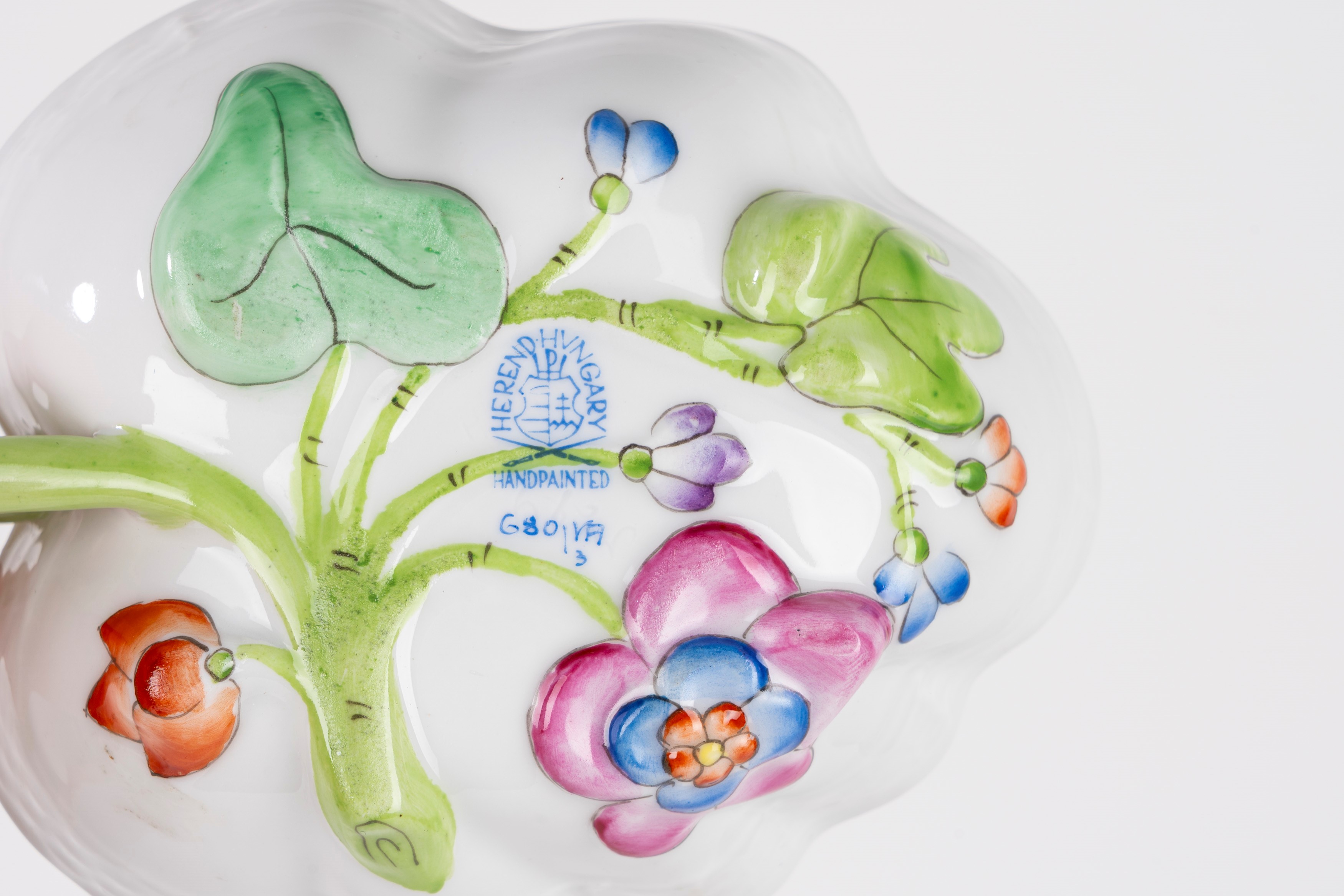 Lotto Composto da Tazza da Te con Piattino, Piatto da Dolce e Piattino a Forma di Foglia in Porce...
