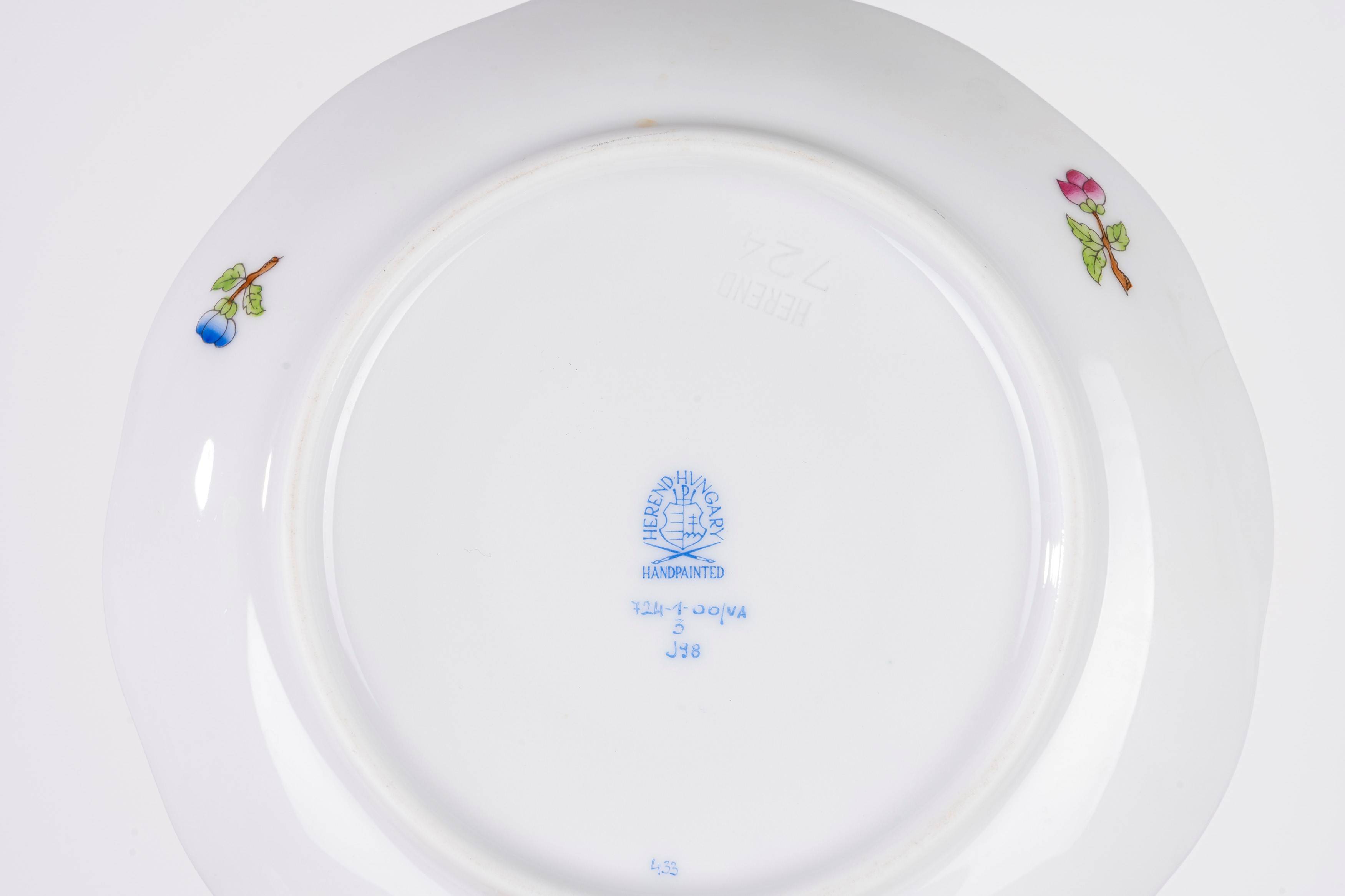 Lotto Composto da Tazza da Te con Piattino, Piatto da Dolce e Piattino a Forma di Foglia in Porce...