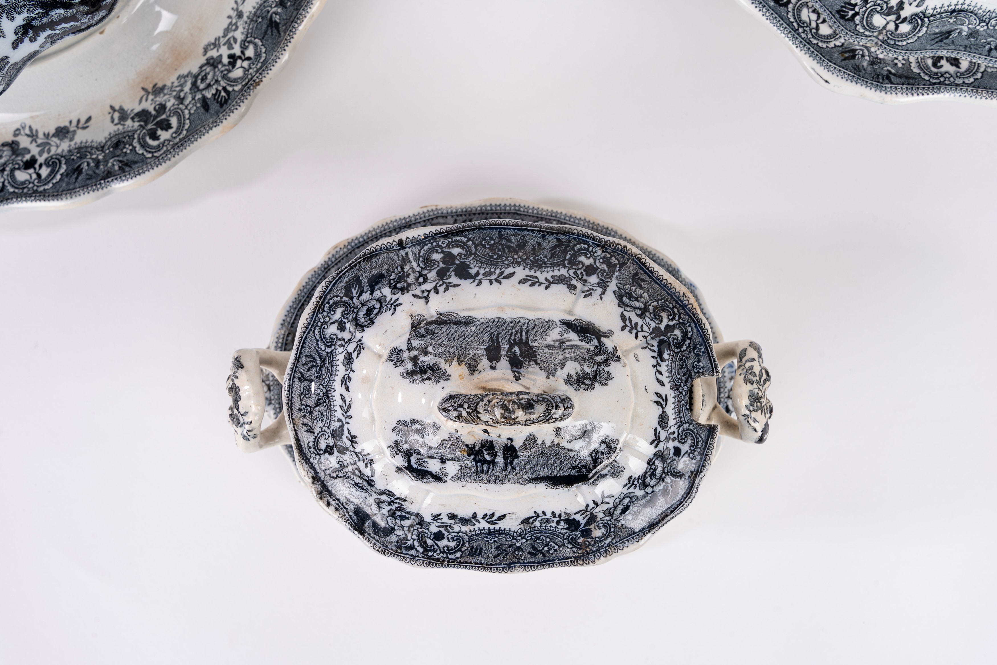 Muleteer Davenport, Servizio in maiolica a monocromo, Inghilterra, fine secolo XIX