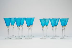 Sei calici da vino e sei da acqua in vetro di Murano azzurro e incolore