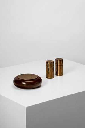 Set composed of box with lid and pair of cylindrical boxes