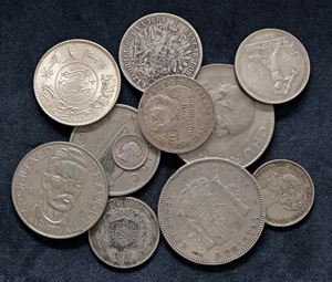 Lotto di 11 monete (XIX e XX sec.) e 3 divisionali 1973 di San Marino.