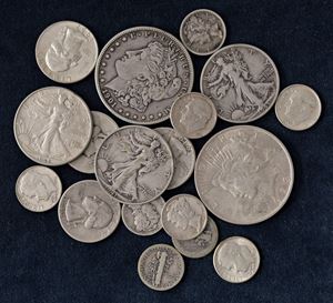 Lotto di 18 monete (XX sec.).