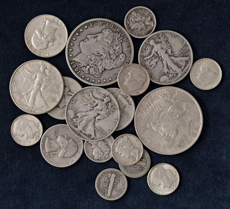 Lotto di 18 monete (XX sec.).