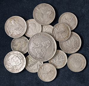 Lotto di 14 monete da 5, 10 e 20 lire, vecchia monetazione.