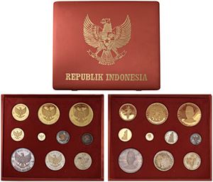 Elegante set contenente la seria completa di 10 monete per il 25&deg; anniversario dell'indipendenza, 1970.