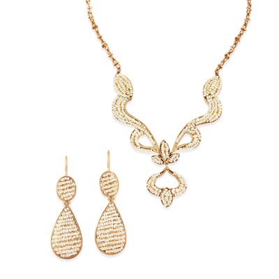 Demi parure con perle coltivate, collana e orecchini in oro giallo 18k e 12k