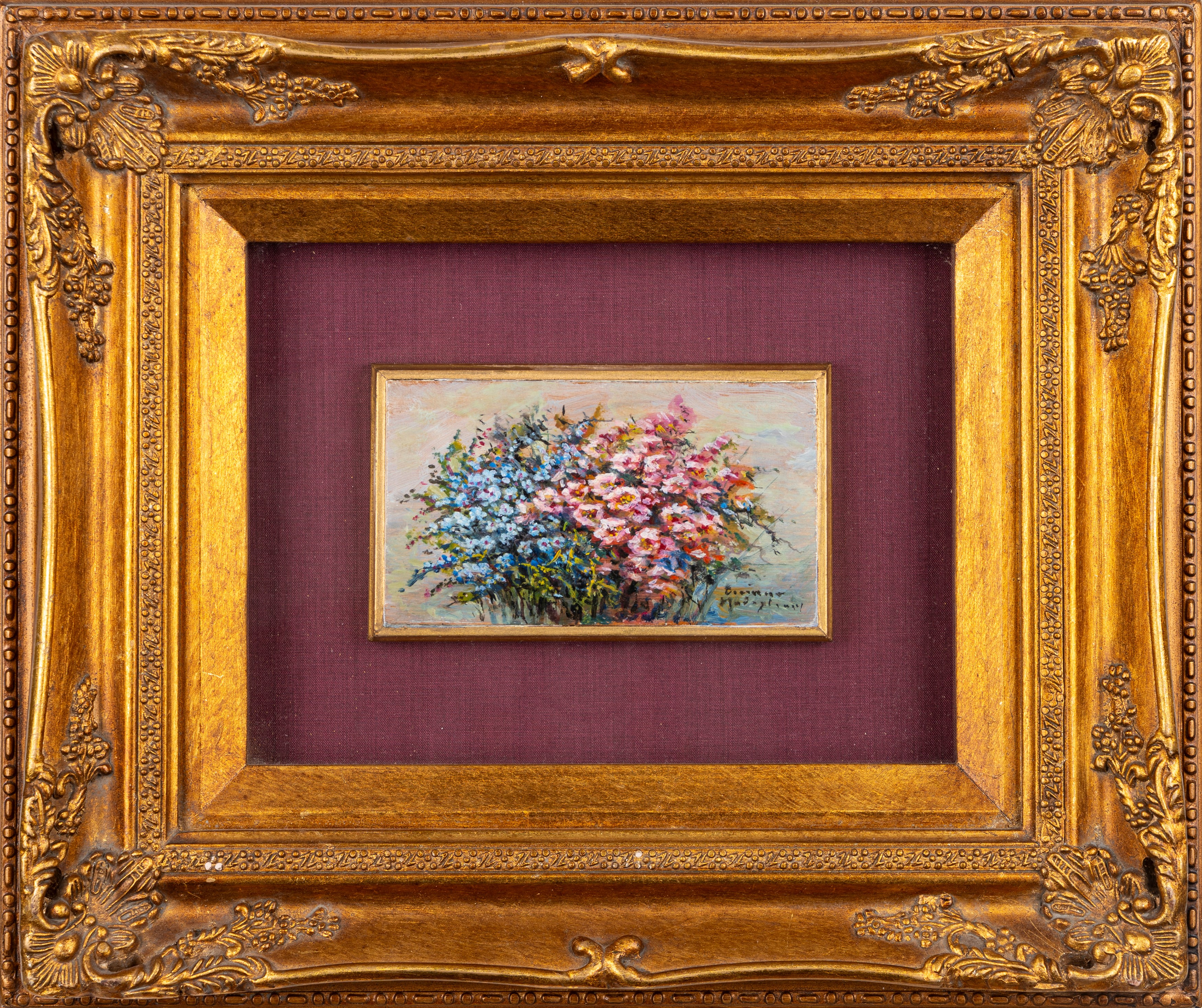 Composizione con fiori celeste e rosa