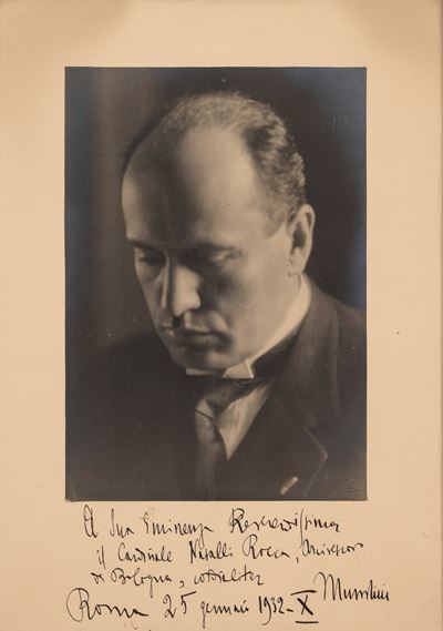 Benito Mussolini, Fotografia in bianco e nero con dedica e firma autografa del 25 gennaio 1932, i...
