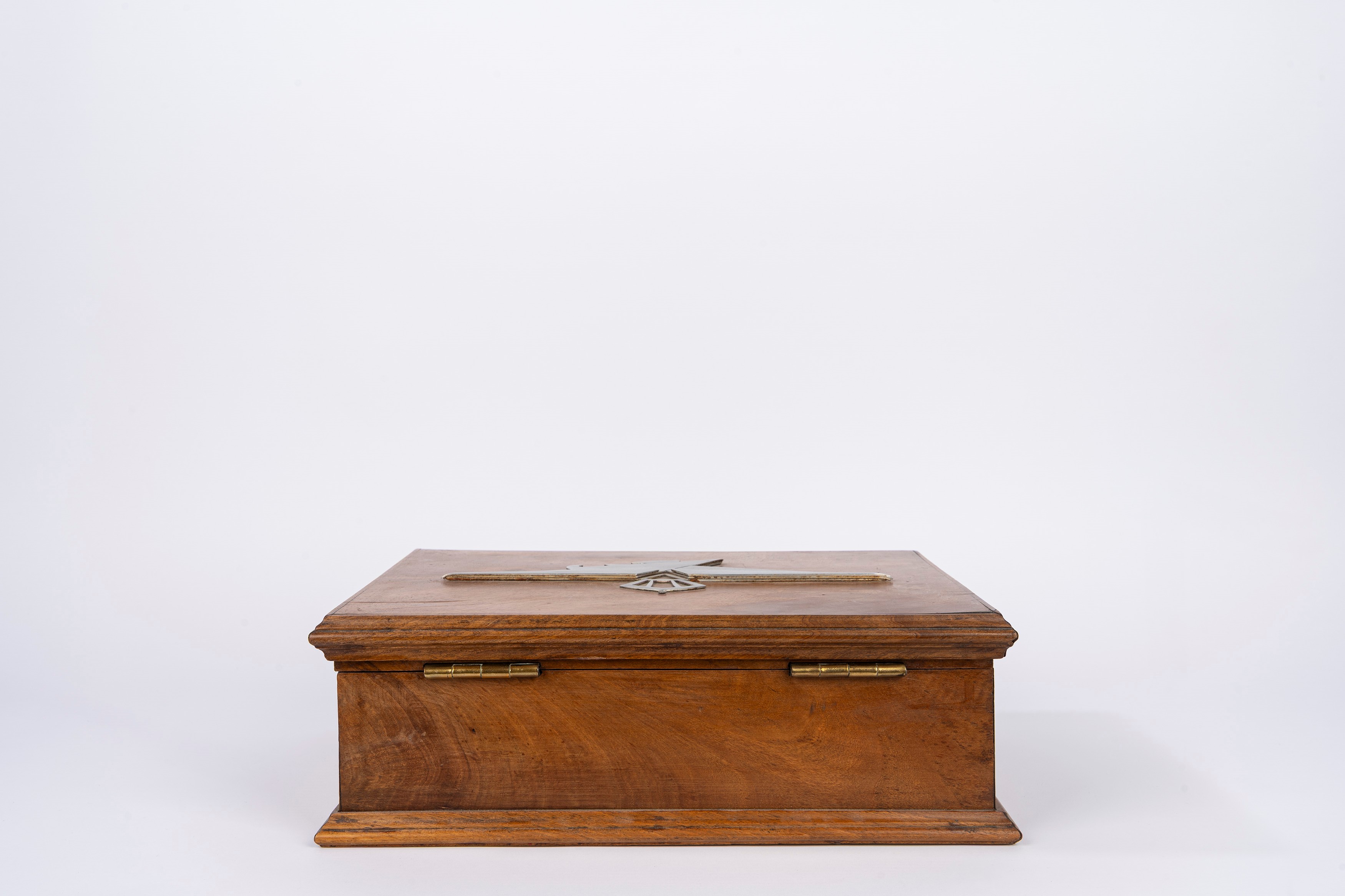 Cofanetto porta oggetti in legno, con fregio della Regia Aeronautica (anni 1930)