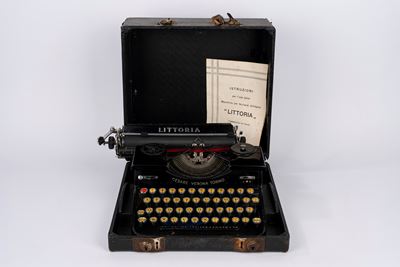 Cesare Verona (Torino), Macchina da scrivere portatile LITTORIA (1932)