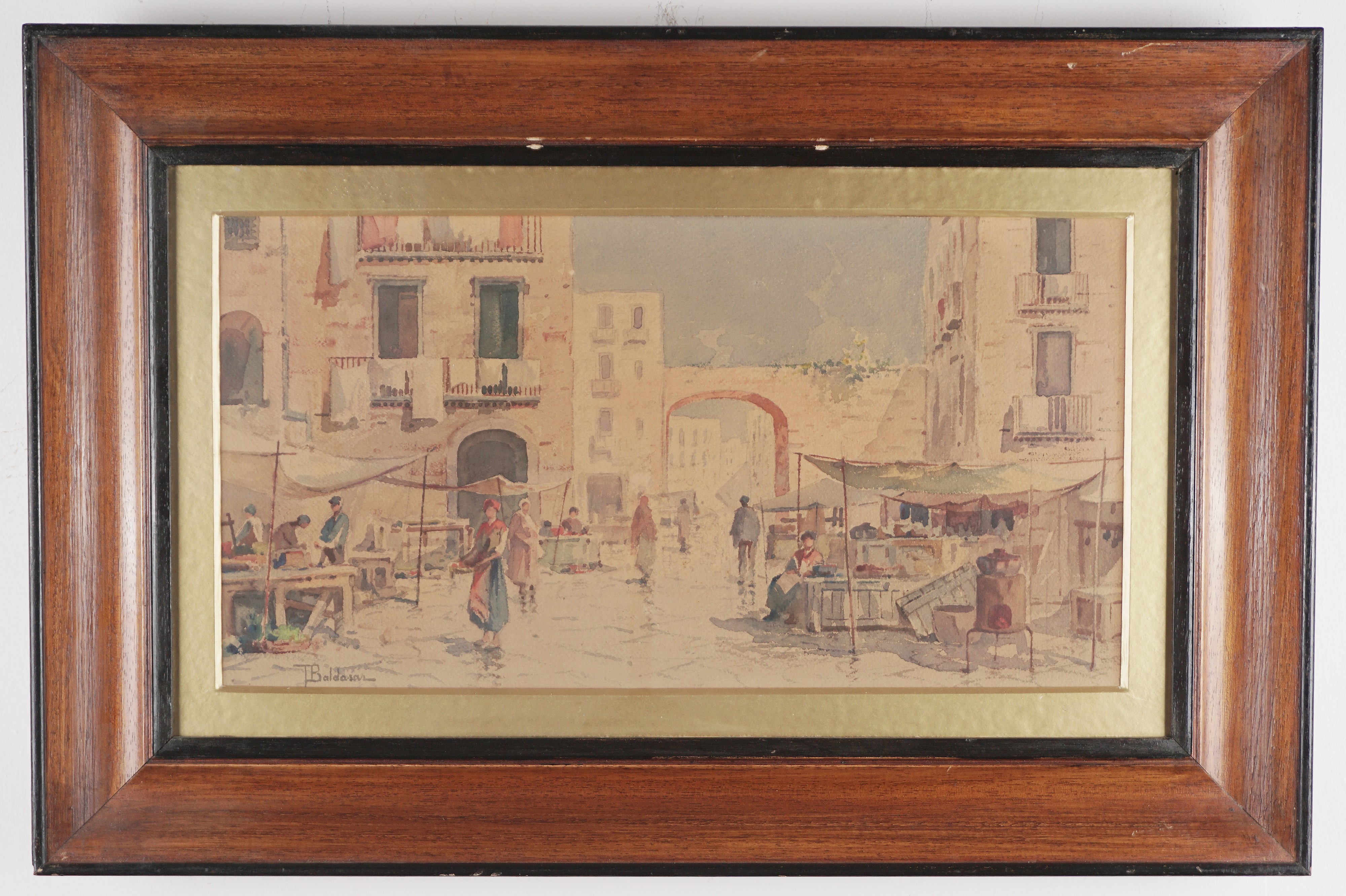 Scorcio di paese con mercato