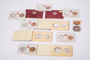 Interessante lotto di 12 dittici del Sovrano Ordine Militare di Malta.