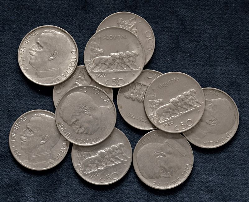 VITTORIO EMANUELE III (1900-1943) - Lotto di 11 esemplari da 50 centesimi leoni.