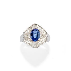 Anello con zaffiro