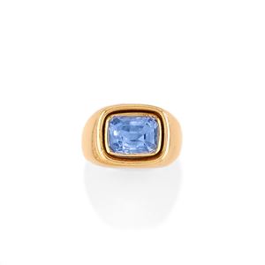 Anello con zaffiro