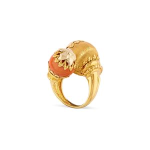 Anello con corallo