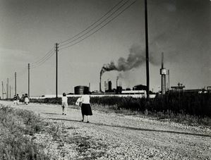 Paesaggio di periferia, la domenica degli immigrati
