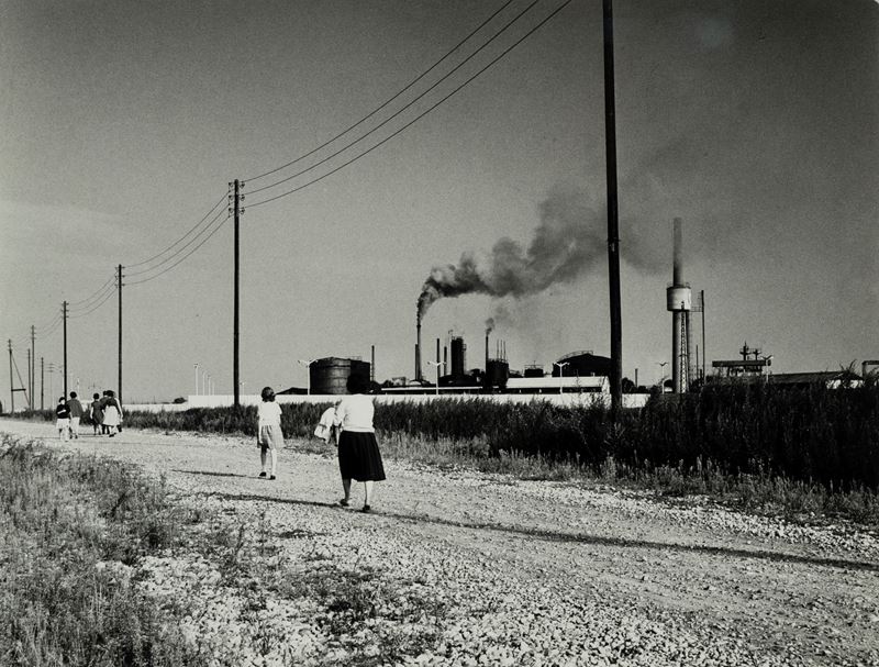 Paesaggio di periferia, la domenica degli immigrati
