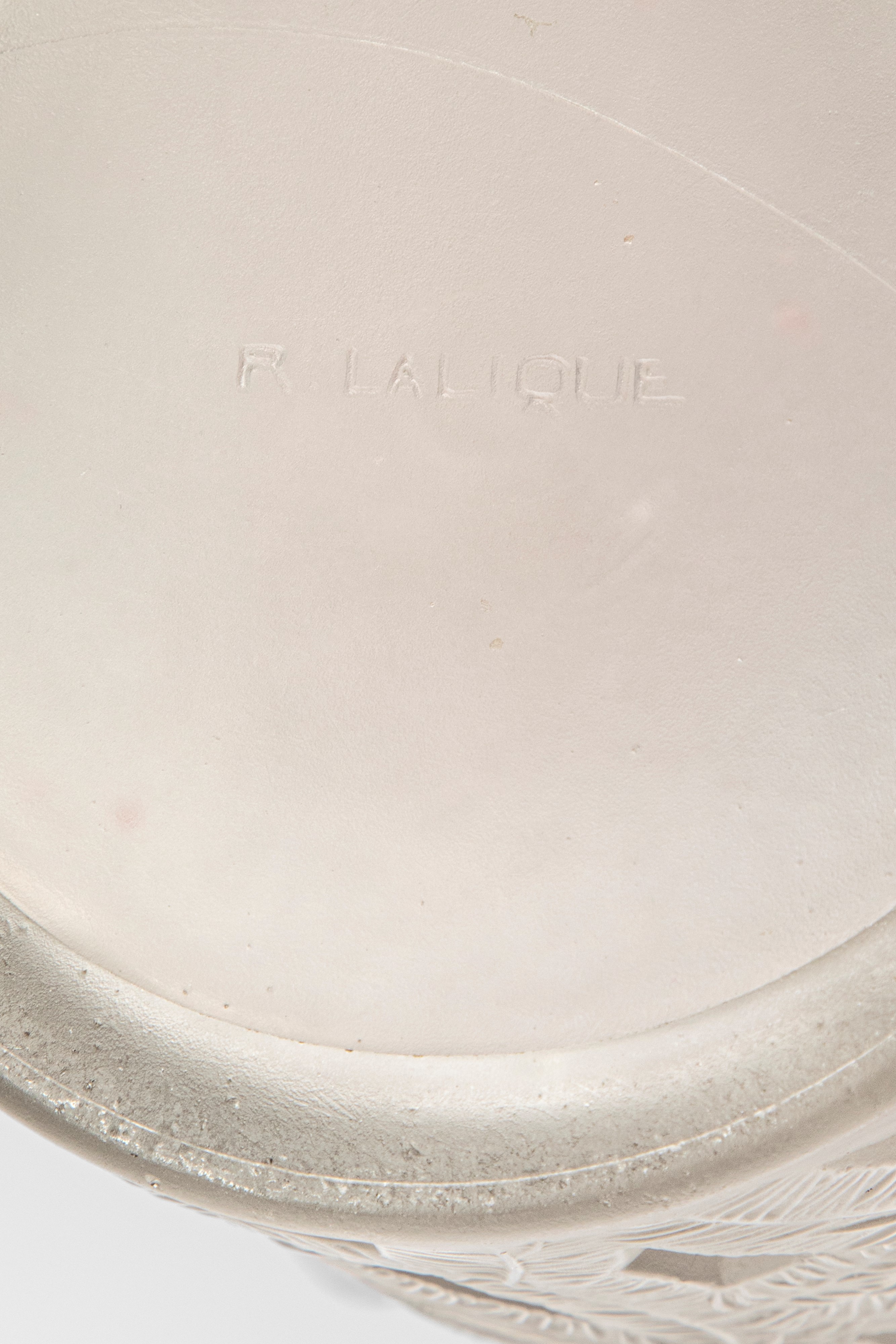 Renè Lalique - Vaso modello «Épicéa», vetro modellato a pressione (1923)