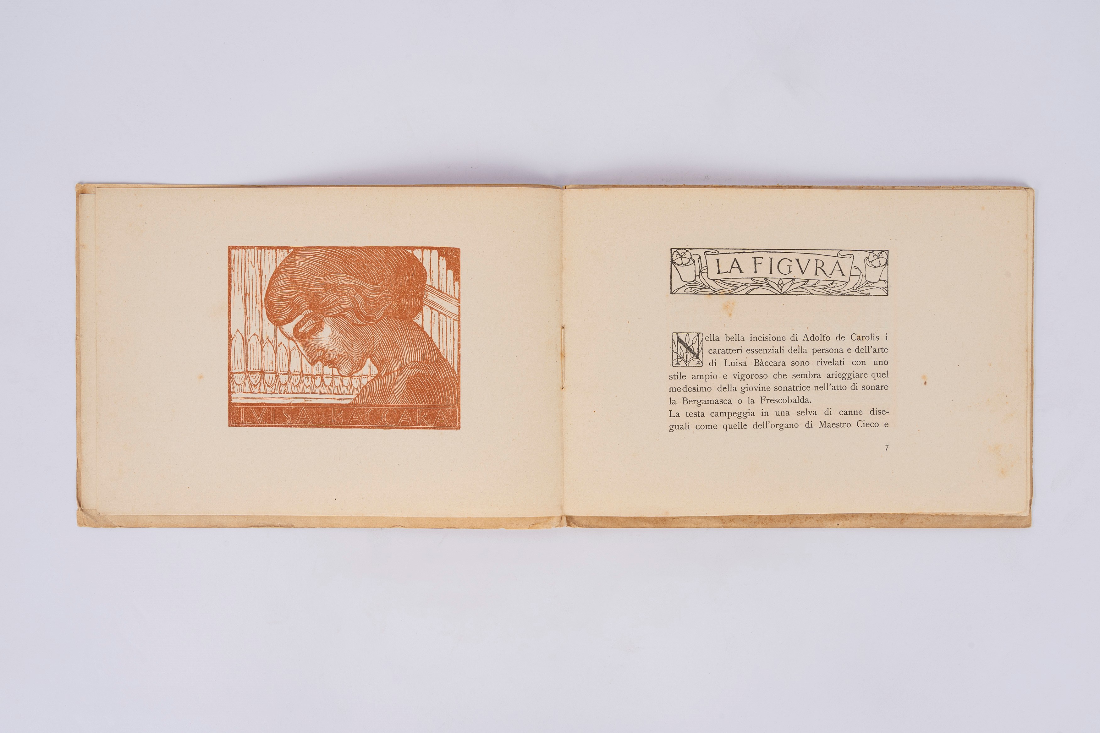 Ritratto di Luisa Baccara (1920) con manifestino per il “Quinto concerto fiumano”