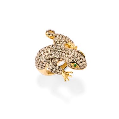 Anello con geco, in oro giallo 18k con diamanti taglio brillante e smeraldi taglio rotondo