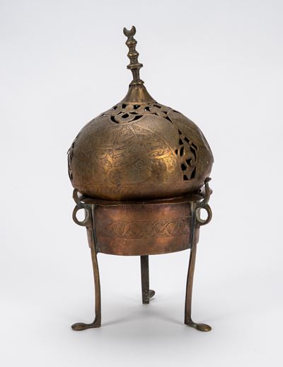Incensiere in metallo in stile siriano Mamluk, Secolo XIX-XX