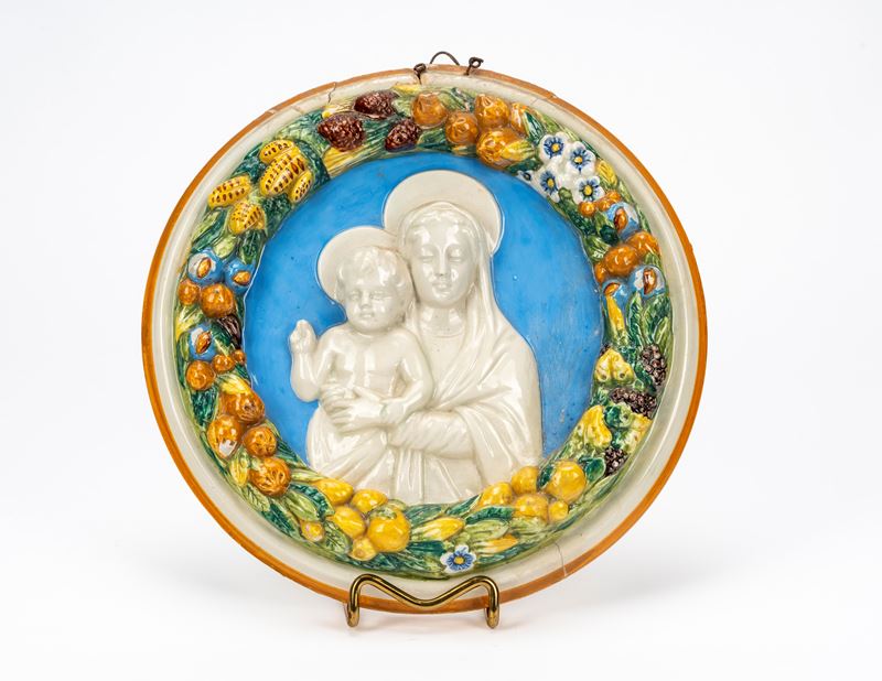 Alfredo Ciulli, Tondo in stile robbiano in maiolica policroma con Madonna con Bambino