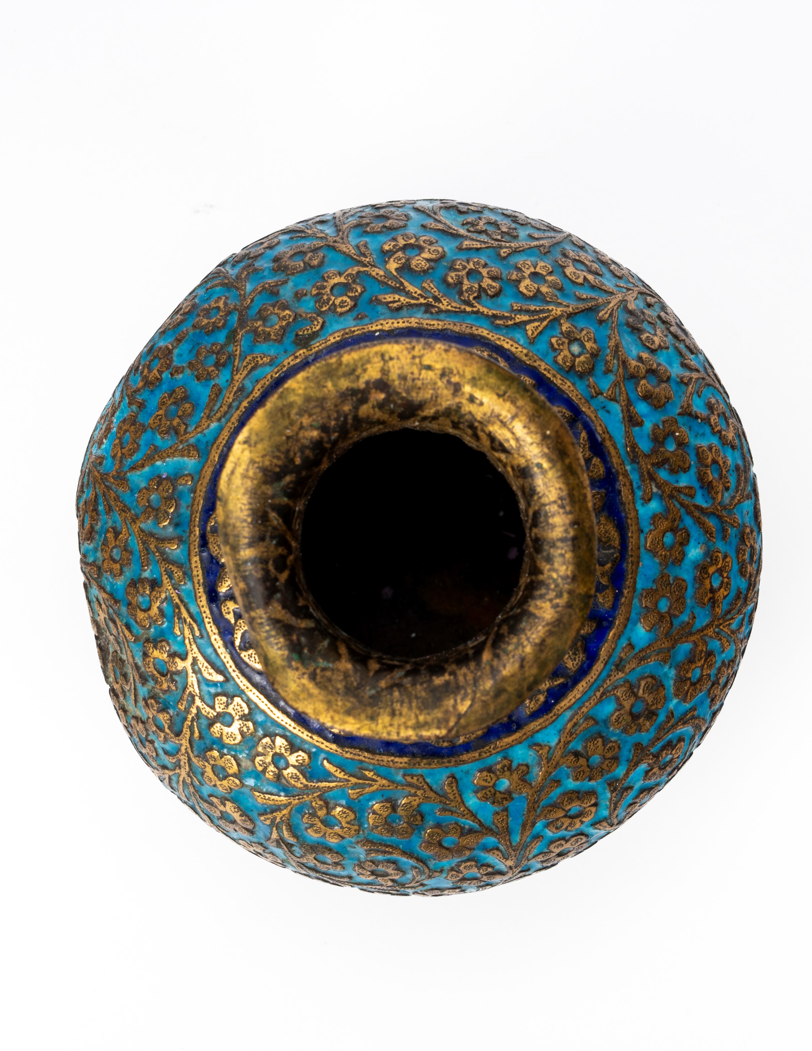 Vaso in metallo con smalti policromi in stile persiano, XIX secolo