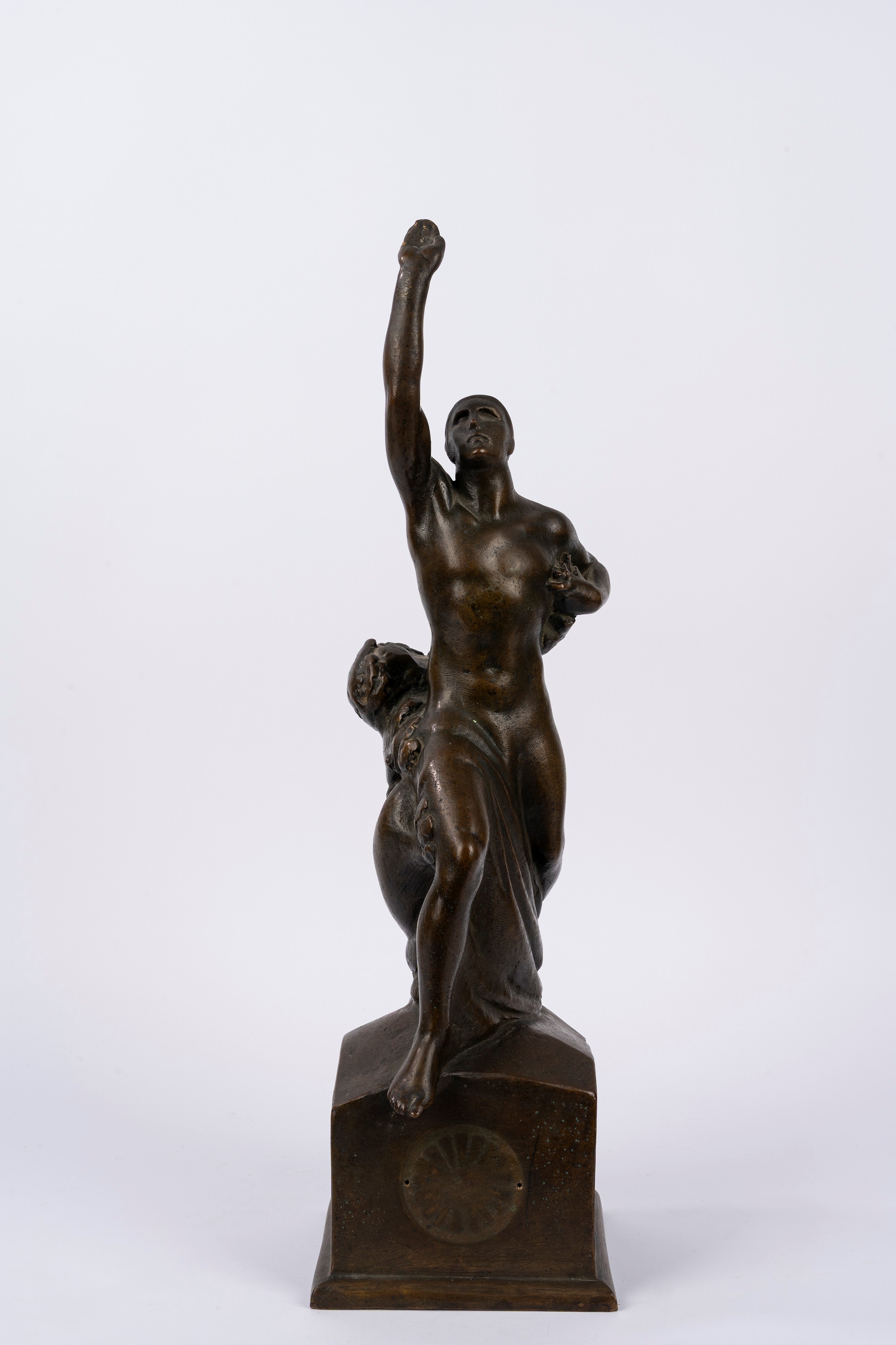 Scultura a tutto tondo, bronzo raffigurante figura maschile al saluto fascista (anni 1920), non f...