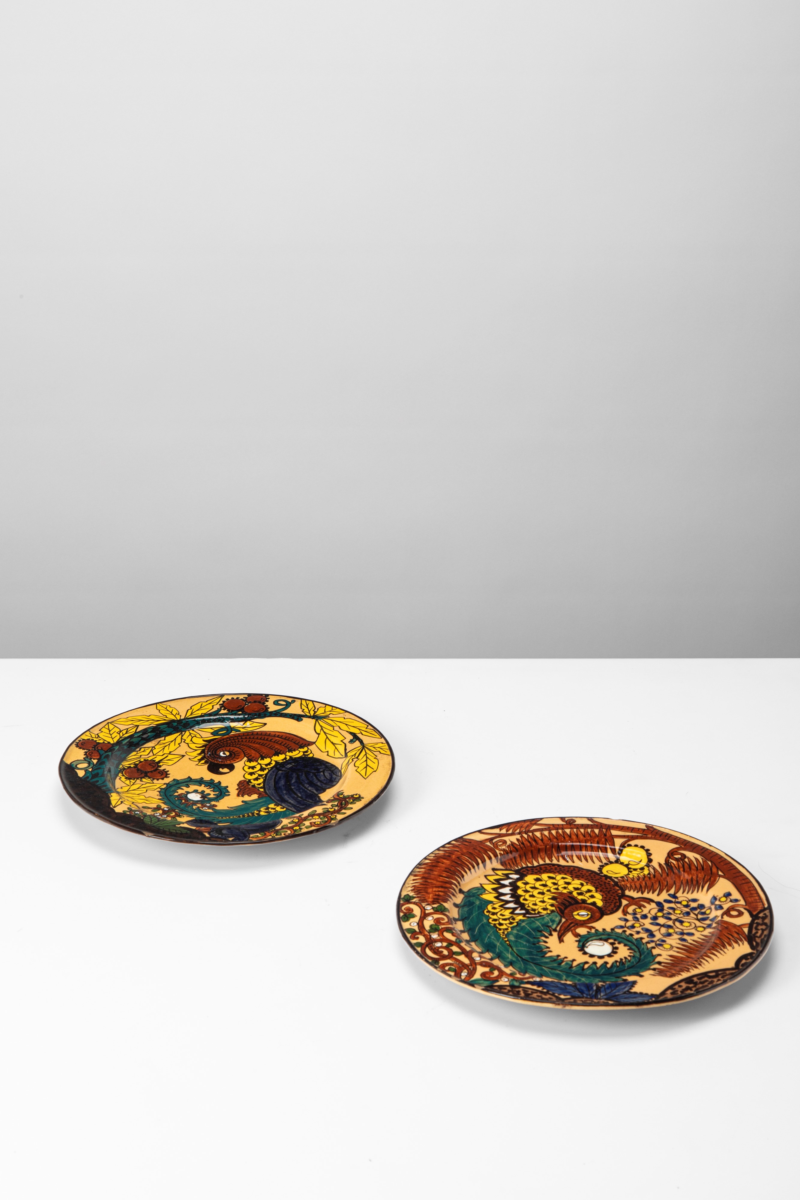 Giuseppe Mazzotti - Coppia di piatti in ceramica smaltata (1930 circa)