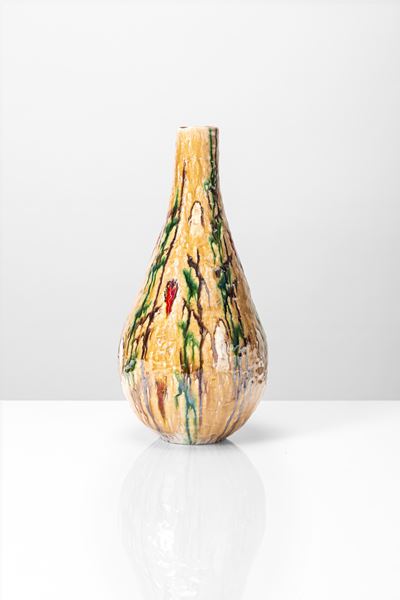 Vaso in ceramica smaltata, firma sotto la base