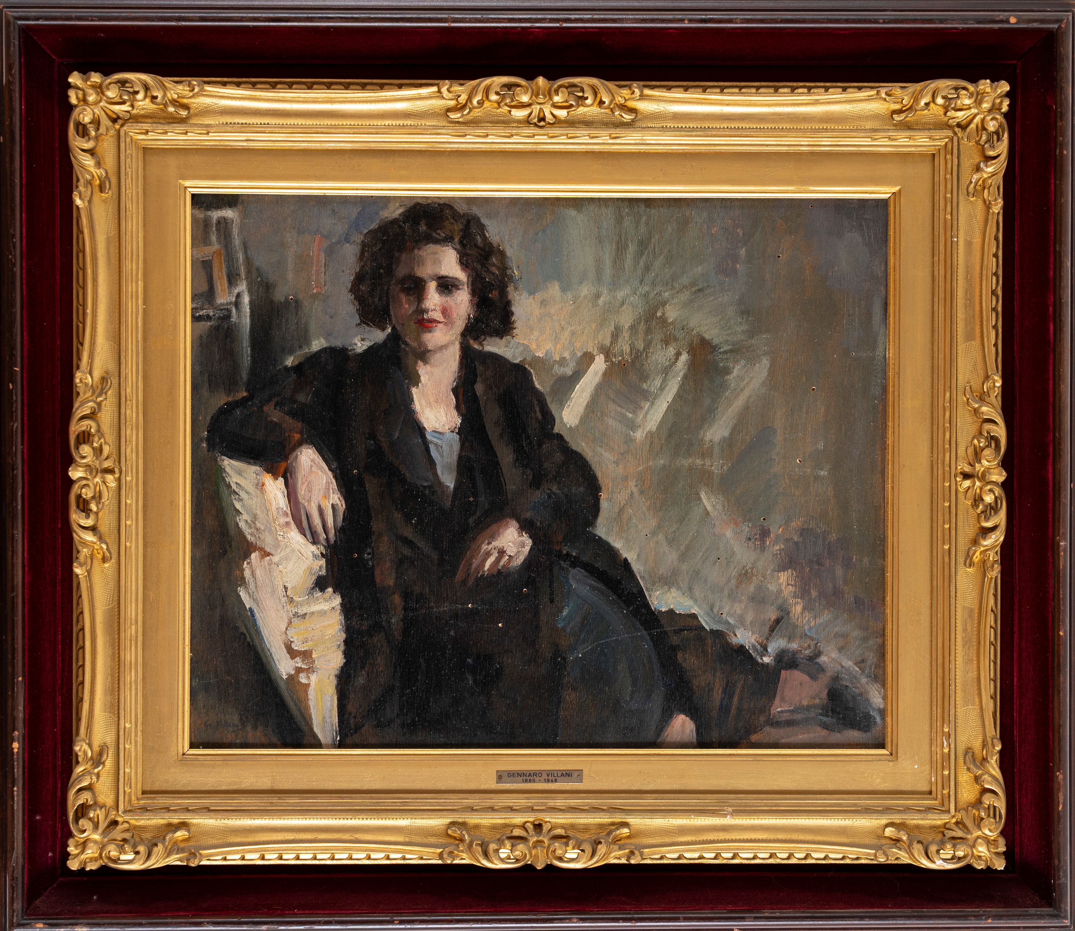 Giovane donna seduta