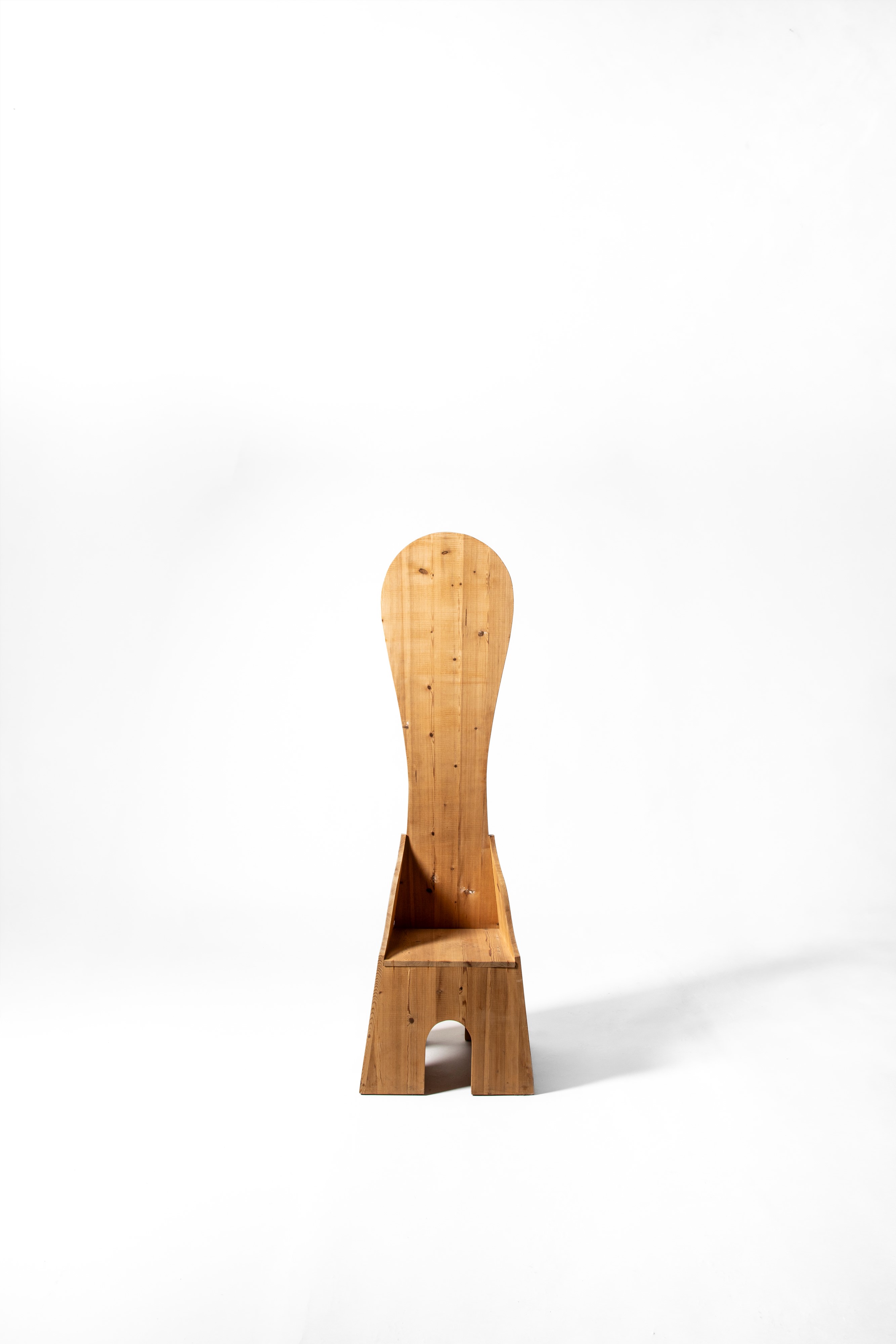 Mario Ceroli - Sedia della serie “Mobili nella Valle”, legno di pino grezzo, 1972