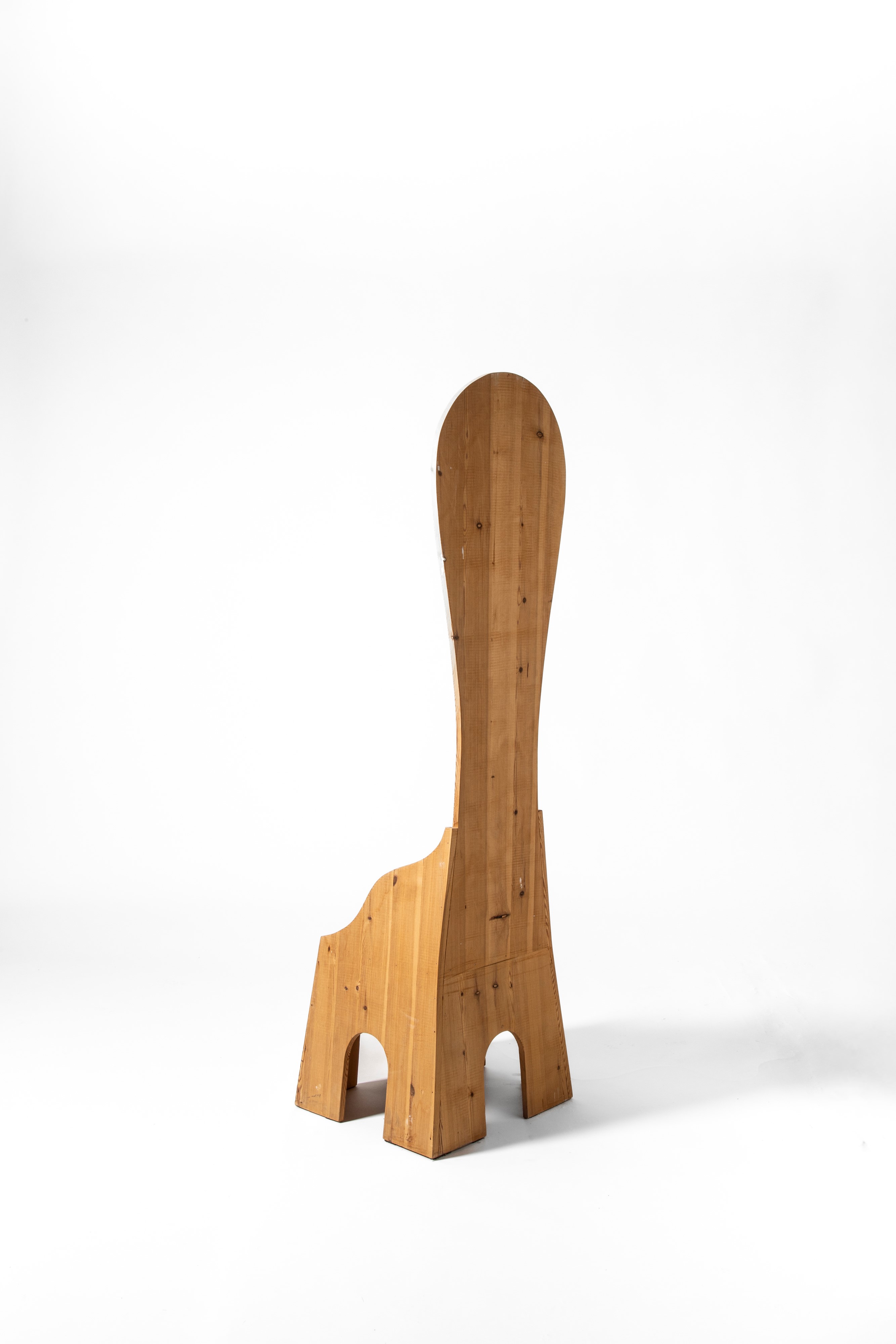 Mario Ceroli - Sedia della serie “Mobili nella Valle”, legno di pino grezzo, 1972