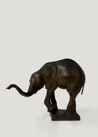 Elefante in bronzo con patina dorata